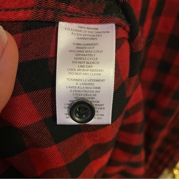 BEACHLUNCHLOUNGE Red Plaid Rose Embroidered Button Front Long Sleeve Top - Picture 4 of 5